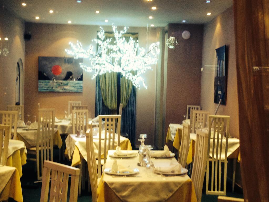 Hotel Le Faisan Montlucon Ngoại thất bức ảnh